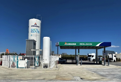 Nuova stazione di rifornimento di GNL e GNC in Spagna.